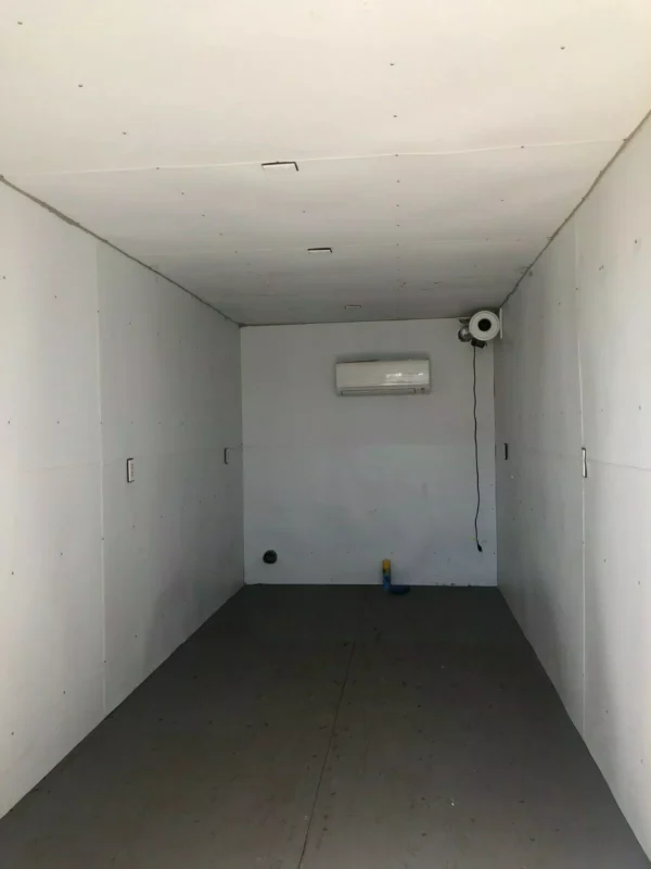 20 ft Insulated Shipping container Greenhouse  - Image 4
