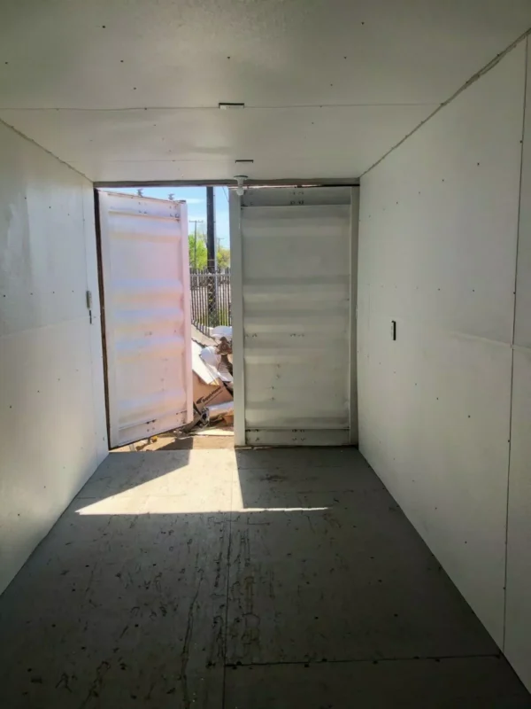 20 ft Insulated Shipping container Greenhouse  - Image 3